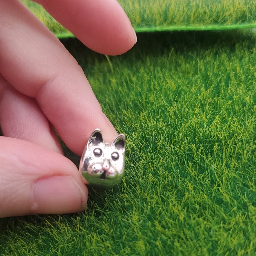 Silver Kitty Cat Charm P330